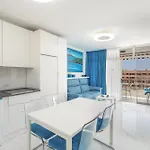 Apto Feliz-los Cristianos Beach, Pool & Center Арона