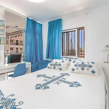 Апартаменты Apto Feliz-los Cristianos Beach, Pool & Center